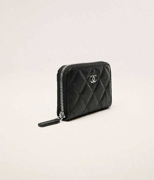 Chanel Zipped Shiny Grained Calfskin Wallet