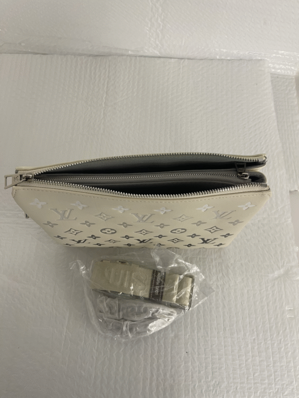 Louis Vuitton PM off white handbag w/ shoulder strap! - Image 3
