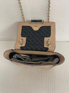 Diane furstenberg, PM Snake Leather purse! Guaranteed authentic !